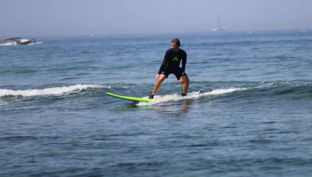 Curso de surf en Nusa Lembongan - Foto 4