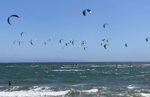 Stunning Chic Penthouse retreat in front of the beach - Foto 44