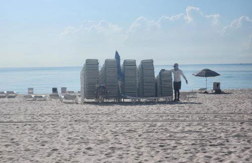 Entire Beach Front Condo w/ pool Amazing view 4pax - Photo 21