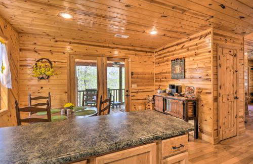 Cozy Hiawassee Cabin with Fire Pit and Mtn Views! - Foto 10