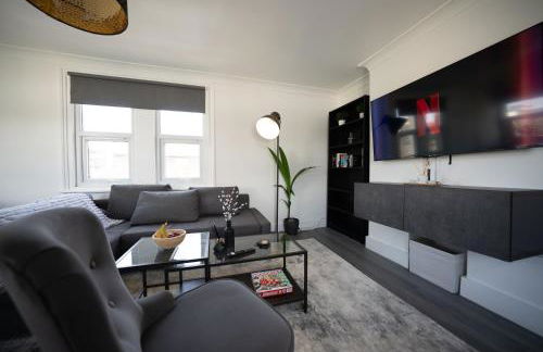 3BR Home Gem - sleeps 9 - Netflix - Near O2 & Greenwich Park - Foto 8