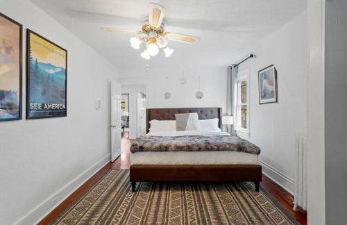 5BR 3BA Family Retreat 2 Blocks from Beach - Foto 5