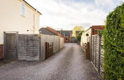 4 Bed Detached Home-Gloucester-Sleeps 10-Parking for 3-Work or Leisure - Foto 30