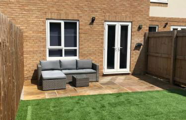 Barber House, Hoyland with two allocated parking spaces - Foto 18