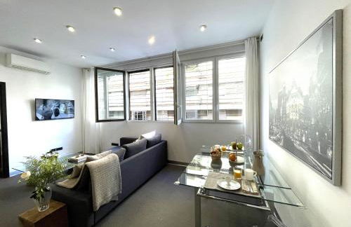 Impecable, nuevo, cómodo, frente al metro Colombia - Photo 3