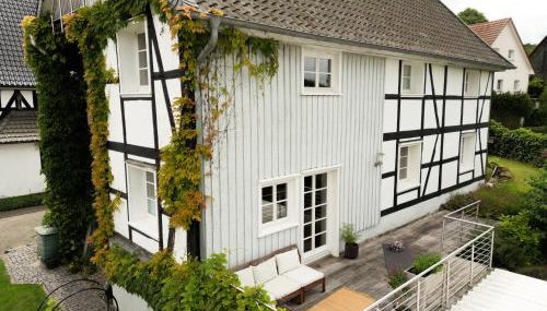 Auszeit & Natur - ländliche Fachwerkhaushälfte - Foto 2