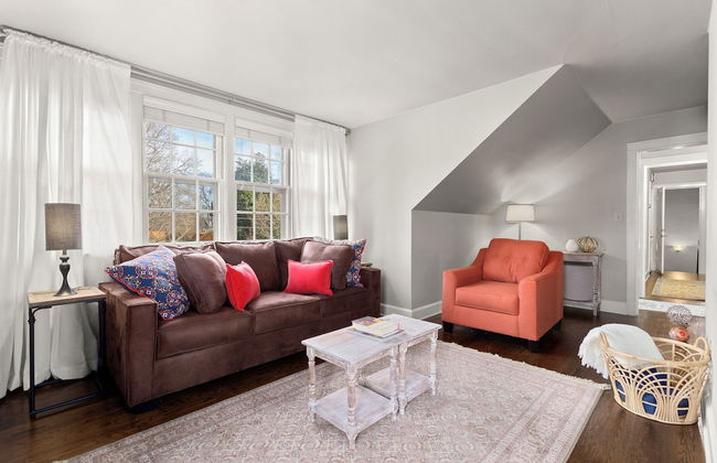 Cottage Charm - Photo 14