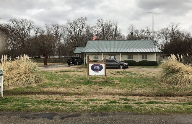 Family Friendly Lake House Located at Mid-west arm of Lake Fork - Photo 19