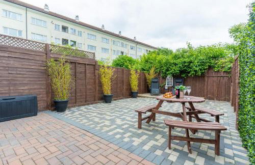 Comfortable 1-Bed House, Sleeps 4, Fast Wi-Fi with Private Garden and Free Parking - Foto 32