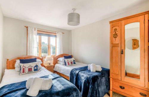 2 Bed in Weybourne oc-2372 - Photo 8