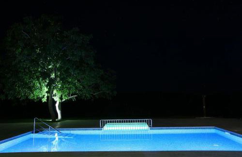 Villa Poropati, Grožnjan, Istria - Luxury Countryside Estate for up to 19 persons - Large pool of 80m2 with kids section - Foto 18