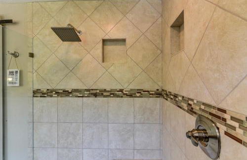 The San Bernard River waterfront provides private access to a spa, boat ramp, and jet skiing - Photo 28