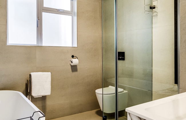 Unwind at Contemporary Alanda Apartment - Foto 24