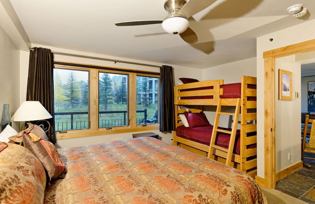 The Crestwood Condominiums - Foto 16