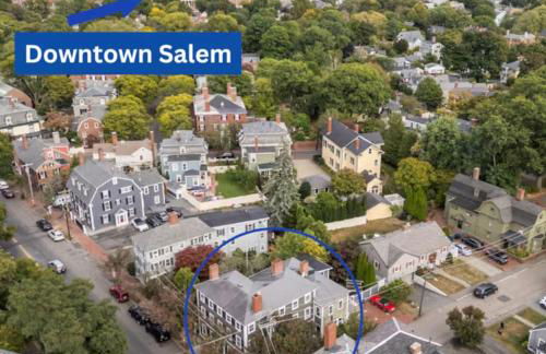 1803 Salem 1BR | Walk to Haunted Happenings - Foto 34