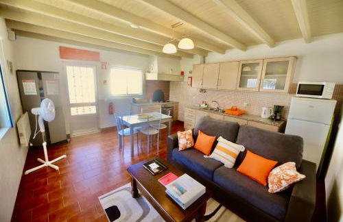 Laranjeira - House with private garden and pool - Foto 9