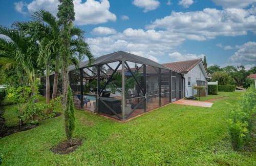 Three Bedroom Pool Home with Modern Interior Design - Foto 37