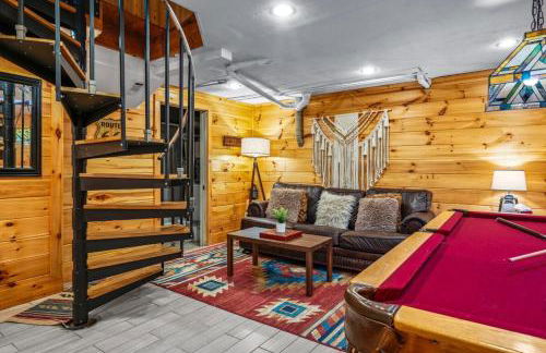 Charming A-Frame Cabin w Hot Tub & Mountain Views - Foto 34