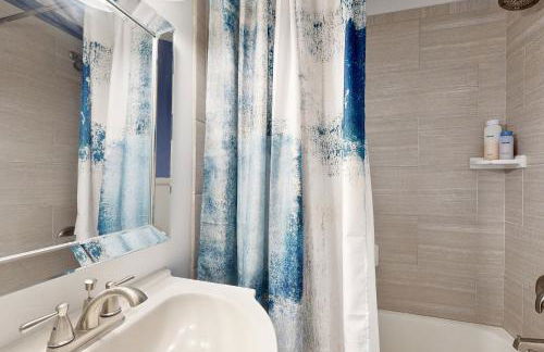 3 Mi to Dtwn Charlotte! Quiet Haven with Fenced Yard - Foto 23