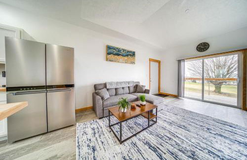 Balcony and Golf Course View Quiet Erie Getaway - Foto 7