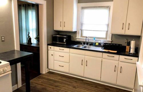 2BR Private House Available close to UE - Foto 10