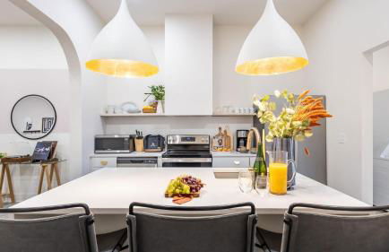 Sleeps 28 2 Units Near DT Nashville Outrider by AvantStay - Foto 40