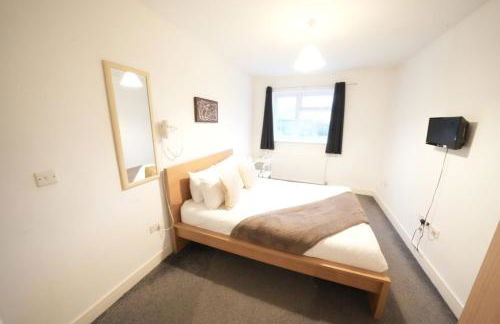 Private Rooms-Private Bathrooms-Near Airport- CABIN CREW paradise - Foto 22