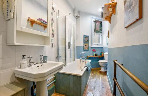 Charming London with balcony - Photo 15