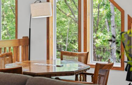Maple Oasis by Avantstay Newly Built w/ Hot Tub, Game Room & Fire Pit - Foto 24