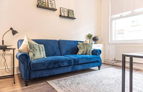 Liverpool city centre house, Free parking - Photo 9