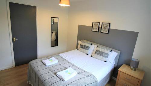 H21 -3 bed Close to Town Drive Parking 2 toilets Contractor Digs - Foto 3, towels