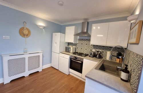 28 ExcellentStays - Heathrow - 5 Bedroom House - Foto 23