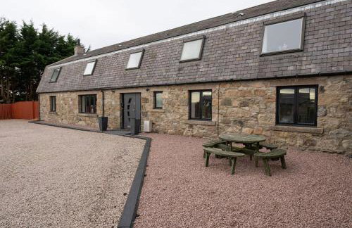 Woodside Barn Sleeps 14 with Hot Tub - Photo 8