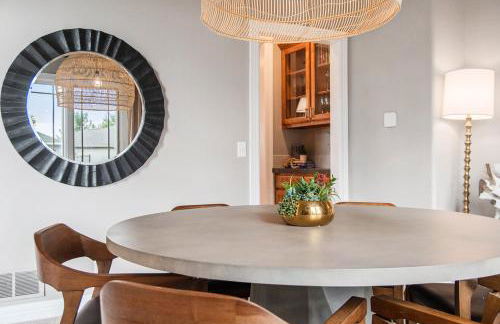 Stunning 5BR Villa Large Hot Tub & Scenic Yard - Foto 27