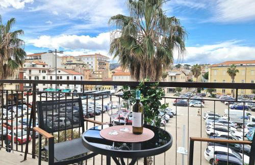 Centro Piazza Wi-Fi AC Balcony Design by WE HOST YOU - Foto 16