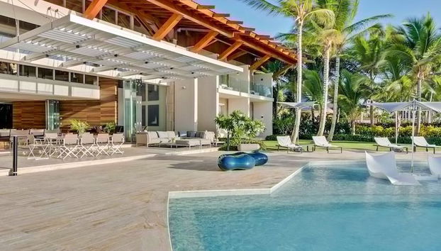 Architectural Oceanfront Masterpiece w Pool - Foto 4, Habitación