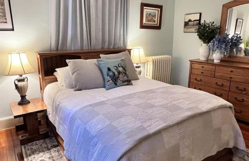 Big New England Family Home; walk to beach, shops - Foto 52