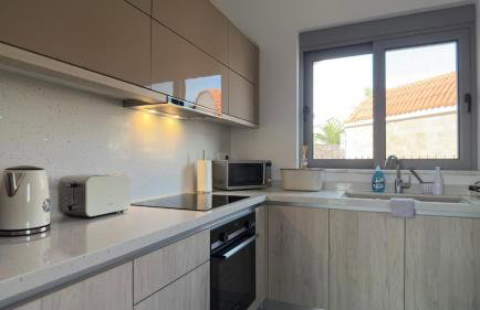 ARYVE Townhouse Rhodos mit Akropolis- und Meerblick sowie Jacuzzi und tollen Sonnenterrassen und Garten - Photo 12