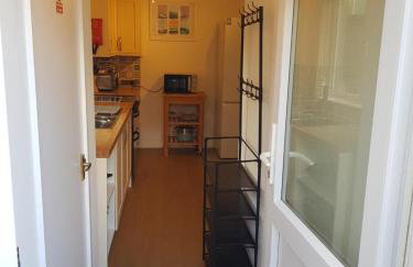 Beechcroft 2 bed part house - Photo 24