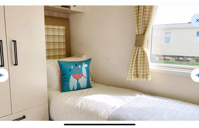 Stunning River View 2 Bedroom Caravan With Decking - Foto 2