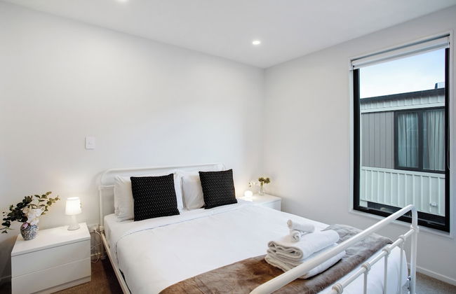 Urban Vogue Escape with Parking- Air-con - Photo 2