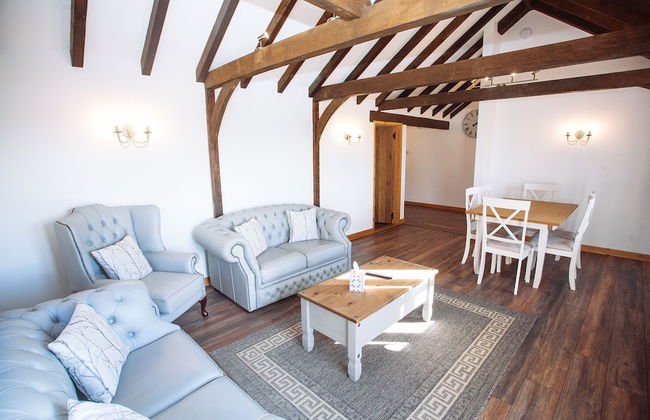 Flint Cottage - Sleeps 6 - Private Woodland - Foto 17