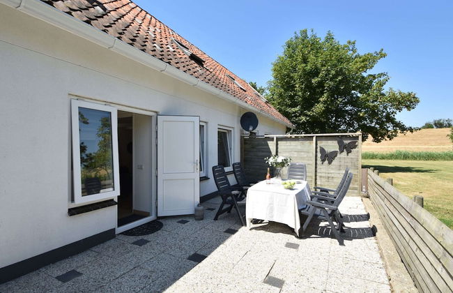 Cozy Holiday Home in Zonnemaire Near Lakebeach - Photo 33