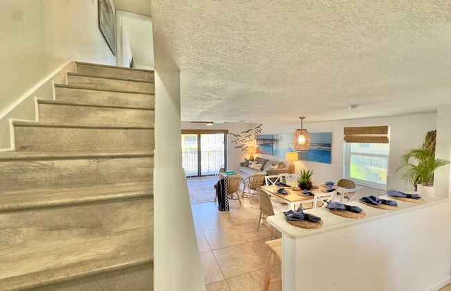 Pier Pressure Beachfront w Pool - Foto 9