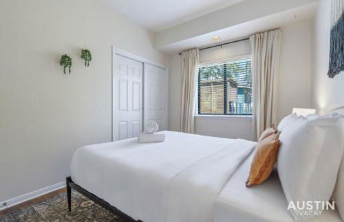 Modern Haven with King Suite and Impeccable Location - Foto 25