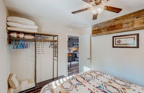 1BR Dog-Friendly Lakefront Cabin with Canoes - Foto 14