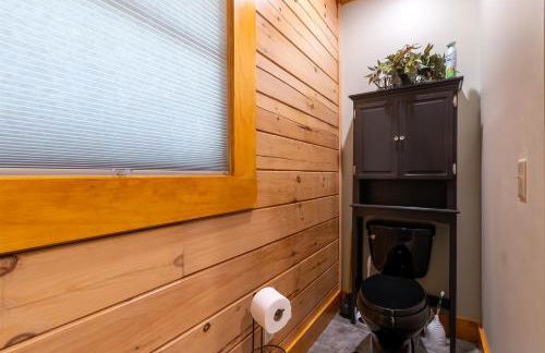 Luxury 4BR Log Cabin Near SIU & Wine Trail - Foto 22