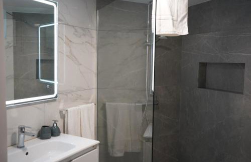 Pauloldtown - Local experience w rooftop n jacuzzi - Foto 9