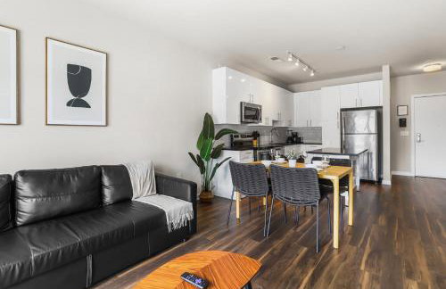 Chic 1BR Alexandria Retreat - Fast Metro Access - Photo 2