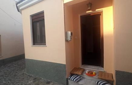 Anastasia's Corner - Photo 4